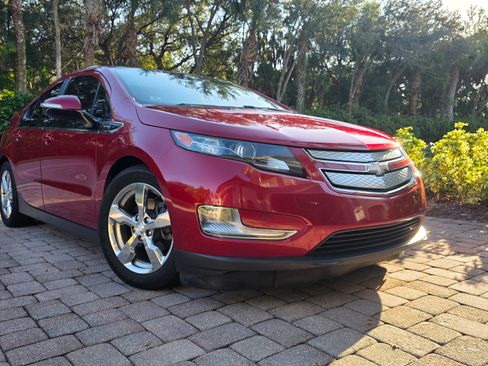 Used 2012 Chevrolet Volt Premium w/ Premium Trim Package image 6