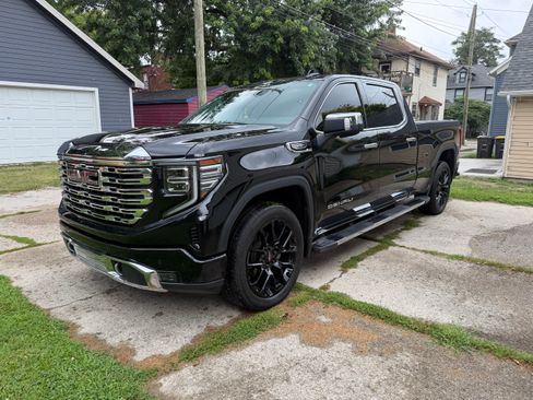 Used 2022 GMC Sierra 1500 Denali AWD/4WD image 1