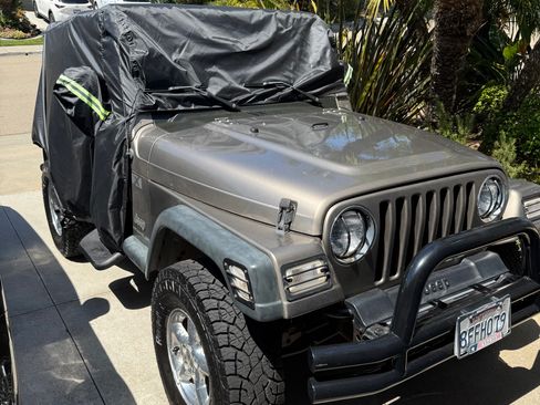 Used 2004 Jeep Wrangler X w/ Convenience Group AWD/4WD image 2