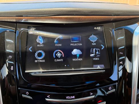 Used 2019 Cadillac Escalade Premium Luxury AWD/4WD image 14