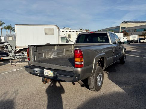 Used 2003 GMC Sierra 2500 SLT w/ SLT Preferred Equipment Group image 2