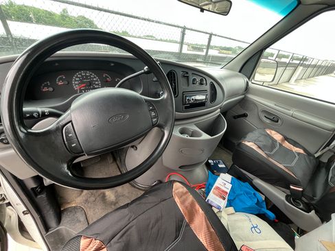Used 1997 Ford E-150 and Econoline 150 image 9