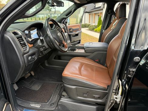 Used 2024 RAM 2500 Limited w/ Towing Technology Group image 18