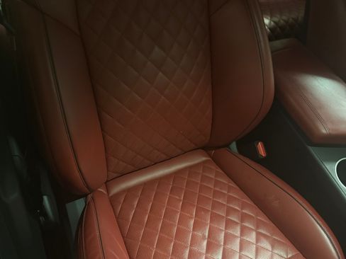 Used 2022 Genesis G70 3.3T Launch Edition image 10