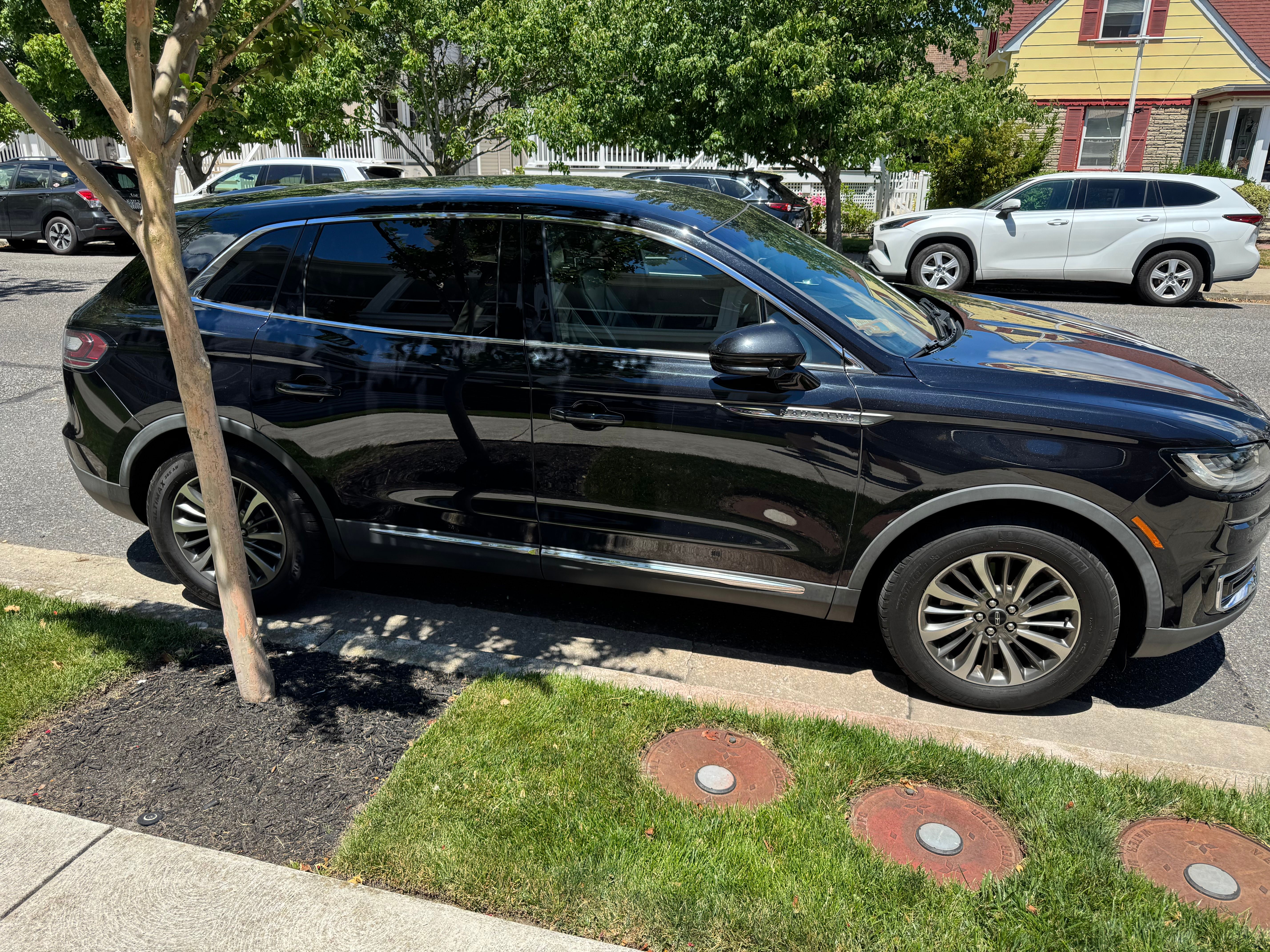 Used 2019 Lincoln Nautilus Select AWD/4WD image 9