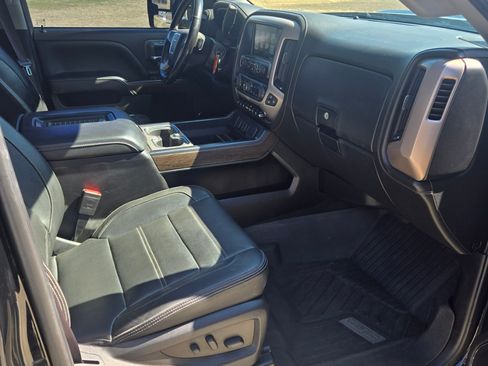 Used 2017 GMC Sierra 2500 Denali w/ Duramax Plus Package image 11