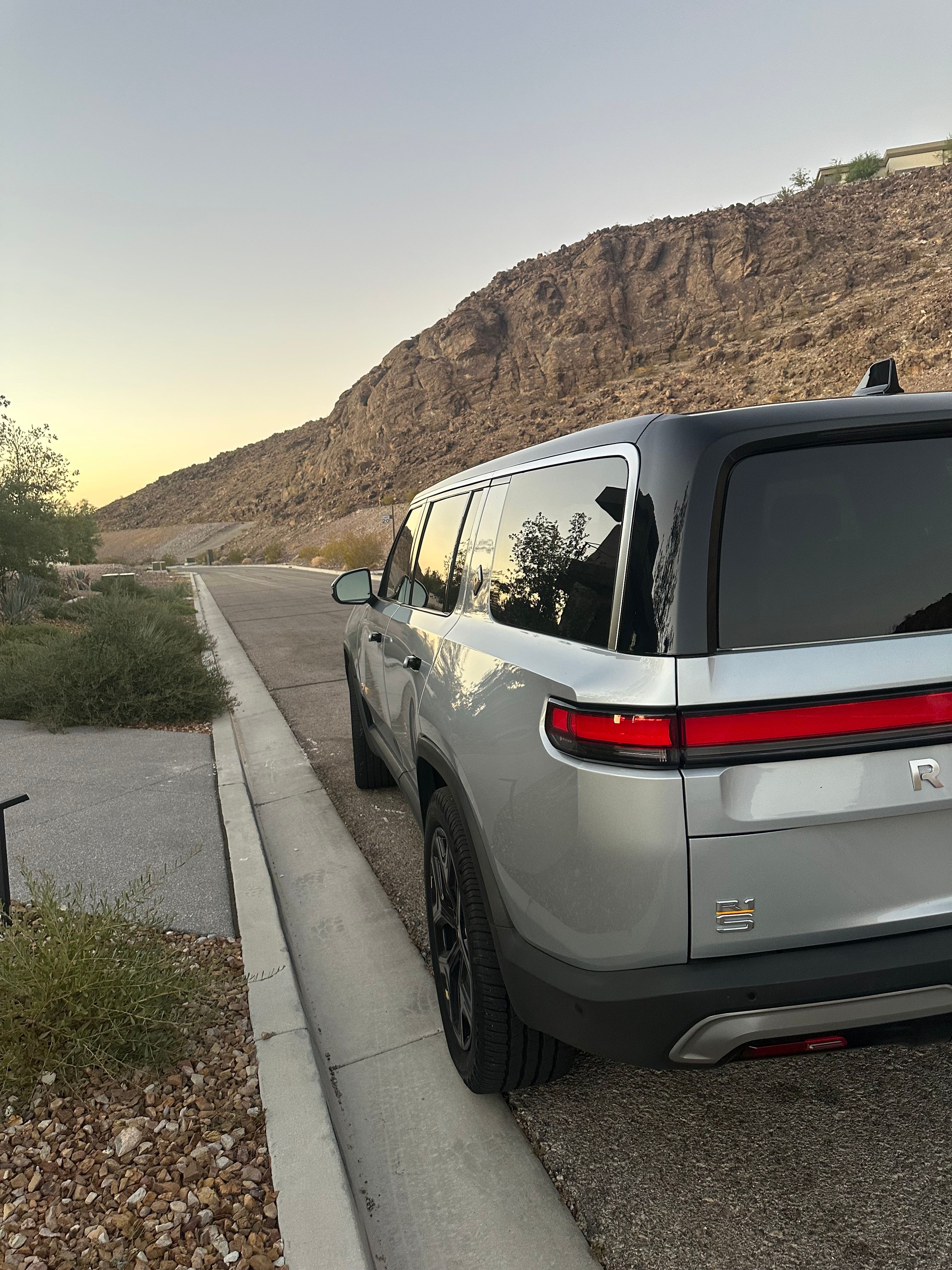 Used 2023 Rivian R1S Adventure AWD/4WD image 5