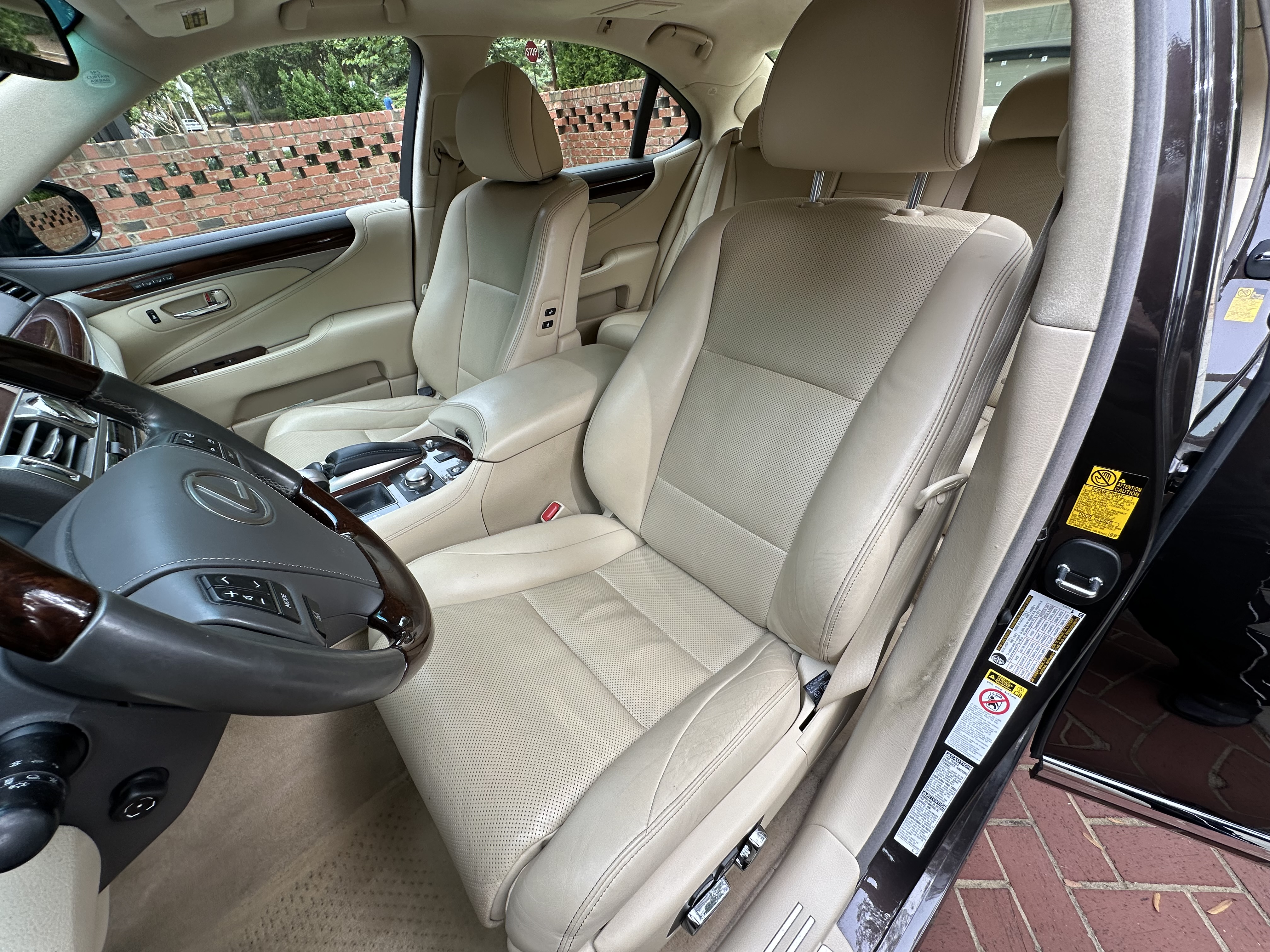 Used 2014 Lexus LS 460 AWD w/ Comfort Package image 16