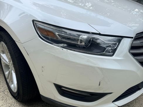 Used 2013 Ford Taurus SEL FWD image 22