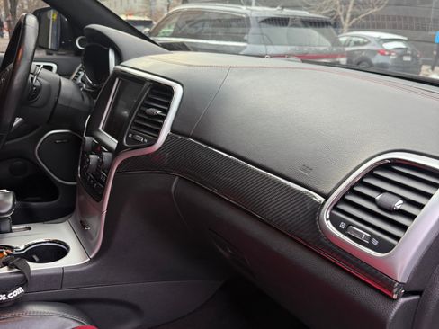 Used 2015 Jeep Grand Cherokee SRT w/ Quick Order Package 26J image 17