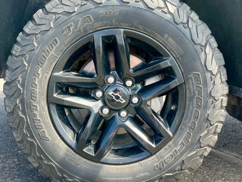 Used 2021 Chevrolet Silverado 1500 Custom Trail Boss AWD/4WD image 25
