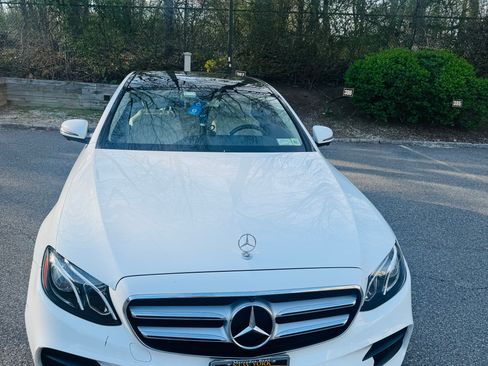 Used 2020 Mercedes-Benz E 350 4MATIC Sedan image 2