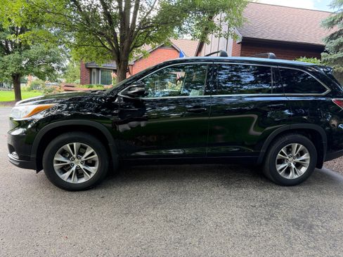 Used 2015 Toyota Highlander XLE AWD/4WD image 24