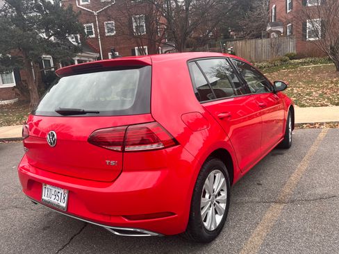 Used 2018 Volkswagen Golf SE image 4