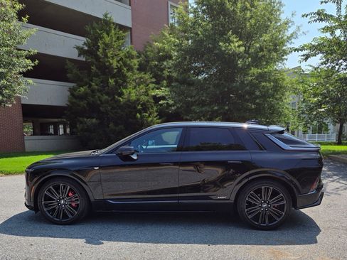 Used 2026 Cadillac Lyriq V image 8