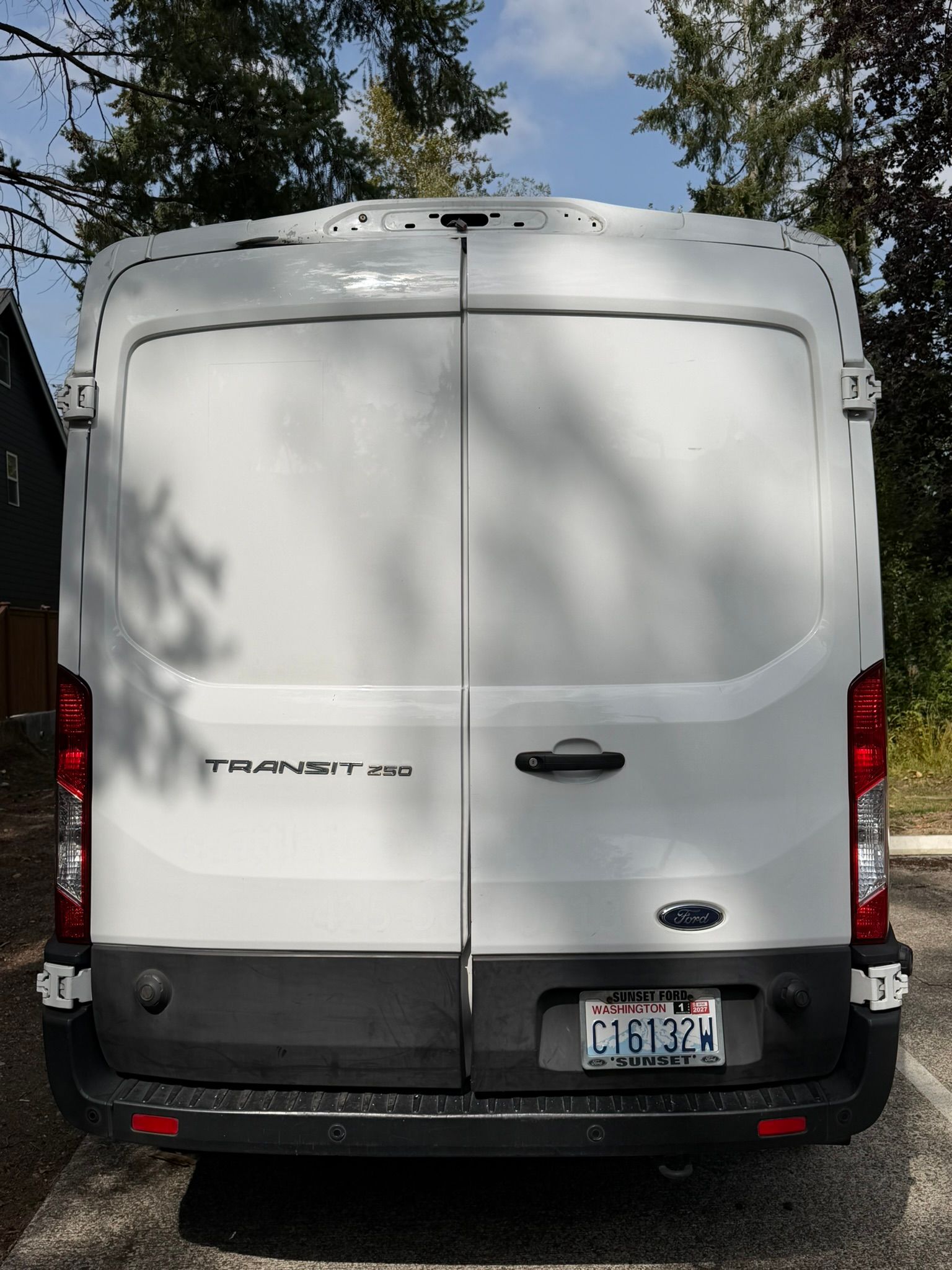 Used 2020 Ford Transit 250 Medium Roof RWD image 5