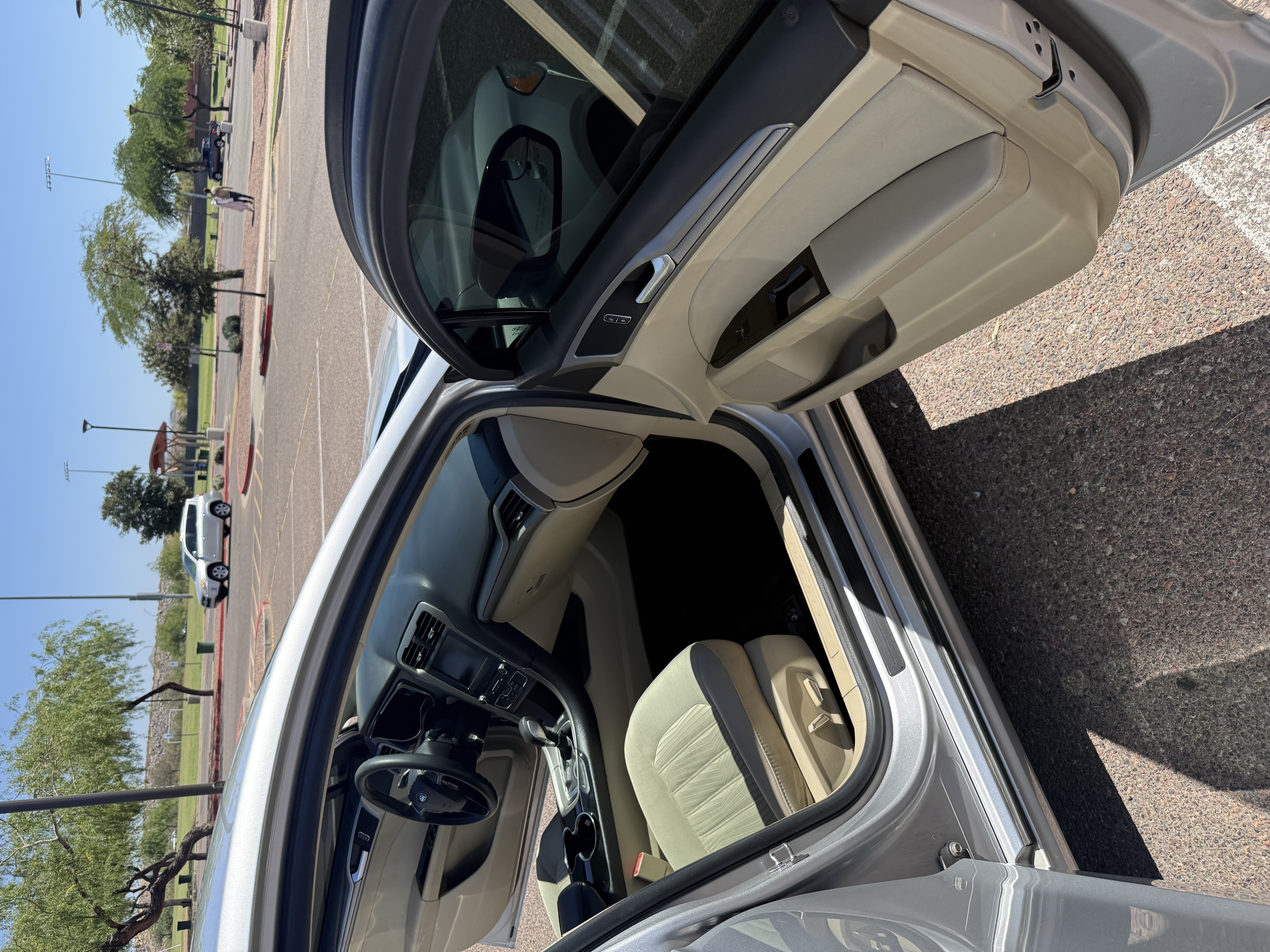 Used 2016 Ford Fusion SE FWD image 13