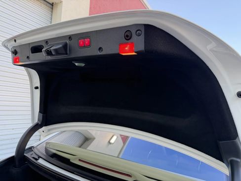 Used 2011 Mercedes-Benz S 550 image 18