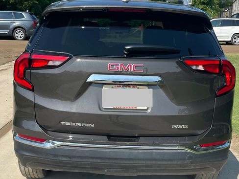 Used 2019 GMC Terrain SLT w/ Preferred Package AWD/4WD image 6