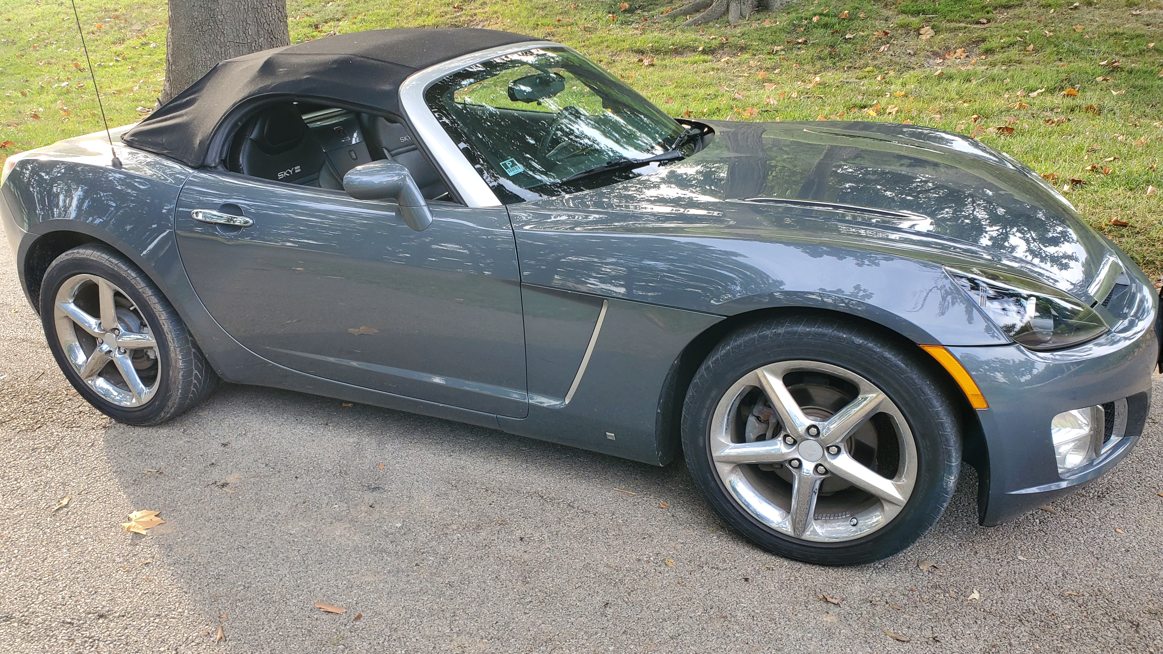 Used 2008 Saturn Sky Red Line RWD image 1