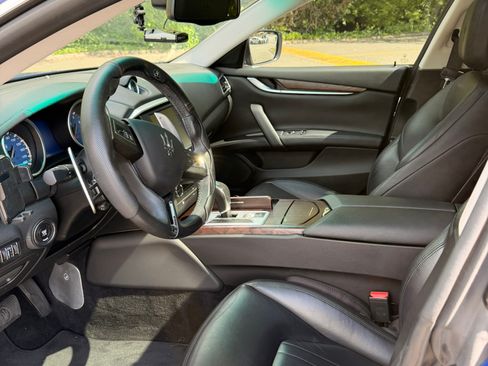 Used 2015 Maserati Ghibli RWD image 9