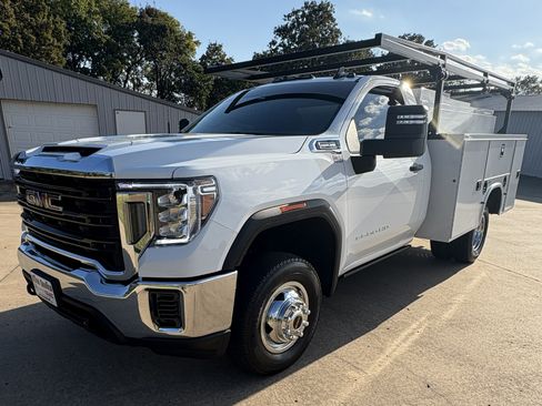 Used 2022 GMC Sierra 3500 Pro w/ Convenience Package image 13