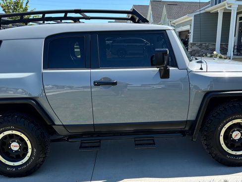 Used 2013 Toyota FJ Cruiser 4WD w/ Trail Teams Special Edition image 10