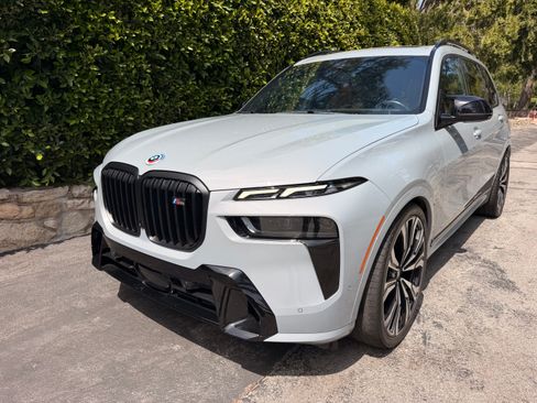 Used 2023 BMW X7 M60i w/ Executive Package AWD/4WD image 1