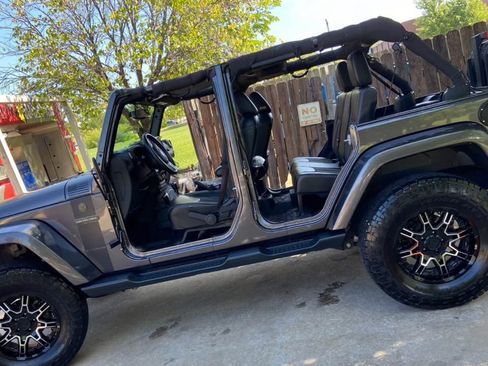 Used 2016 Jeep Wrangler Unlimited Sport image 2