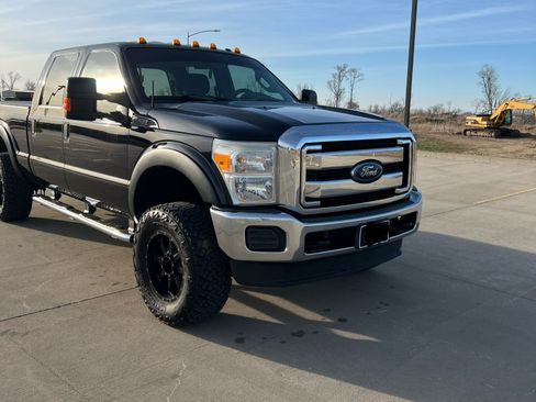 Used 2016 Ford F250 XLT w/ XLT Interior Package image 4