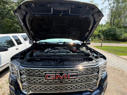 Used 2022 GMC Sierra 3500 Denali AWD/4WD image 1