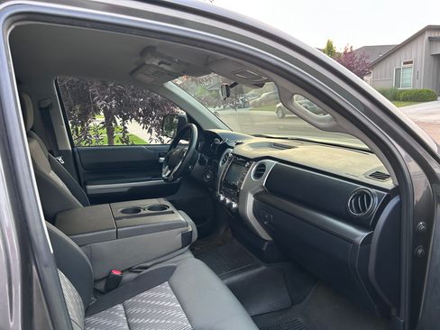 Used 2018 Toyota Tundra SR5 w/ TRD Off Road Package AWD/4WD image 11