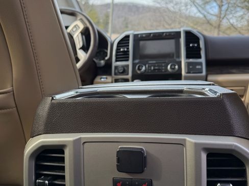 Used 2020 Ford F150 Lariat w/ Equipment Group 502A Luxury image 15