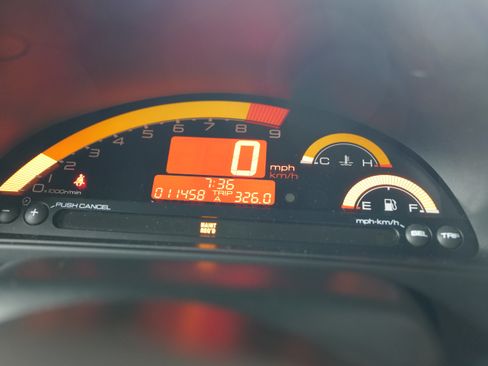 Used 2004 Honda S2000 image 11