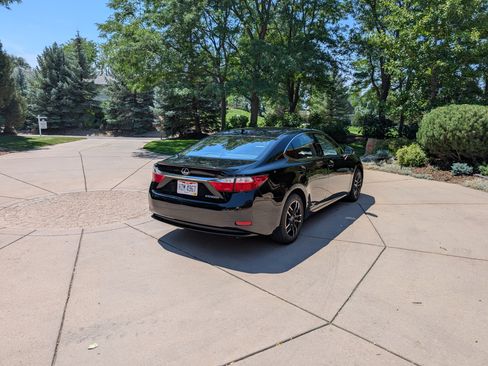 Used 2013 Lexus ES 300h image 4