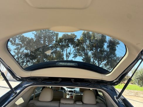 Used 2011 Toyota Venza w/ Leather Pkg FWD image 12