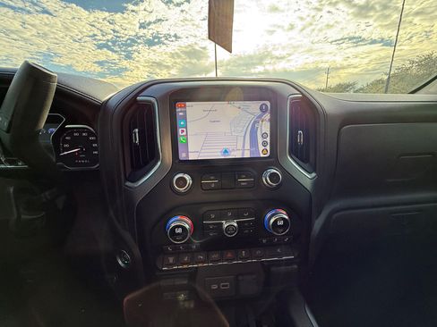 Used 2023 GMC Sierra 3500 Denali w/ Denali Ultimate Package image 21