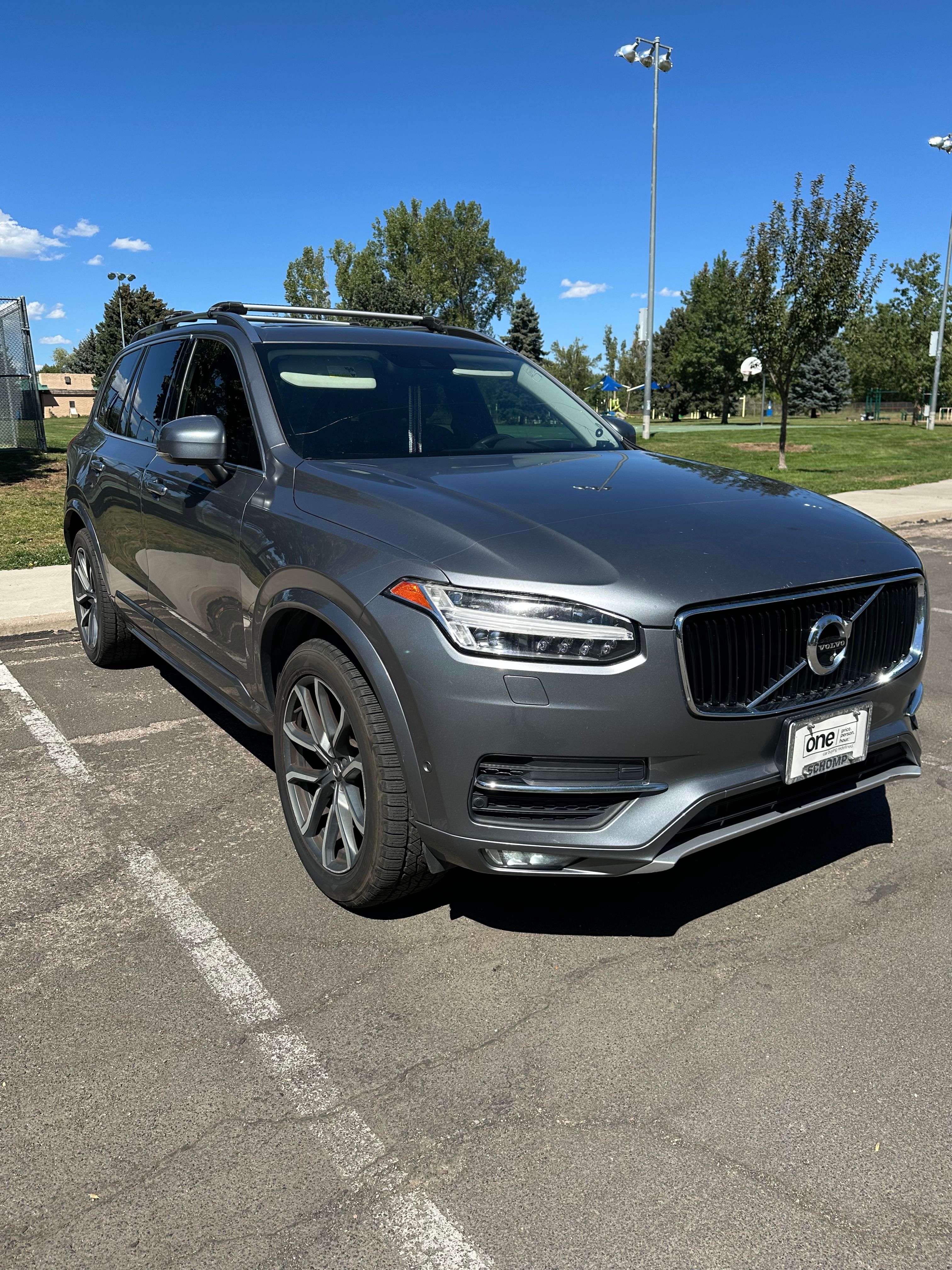 Used 2016 Volvo XC90 T6 Momentum w/ Momentum Plus Package AWD/4WD image 10