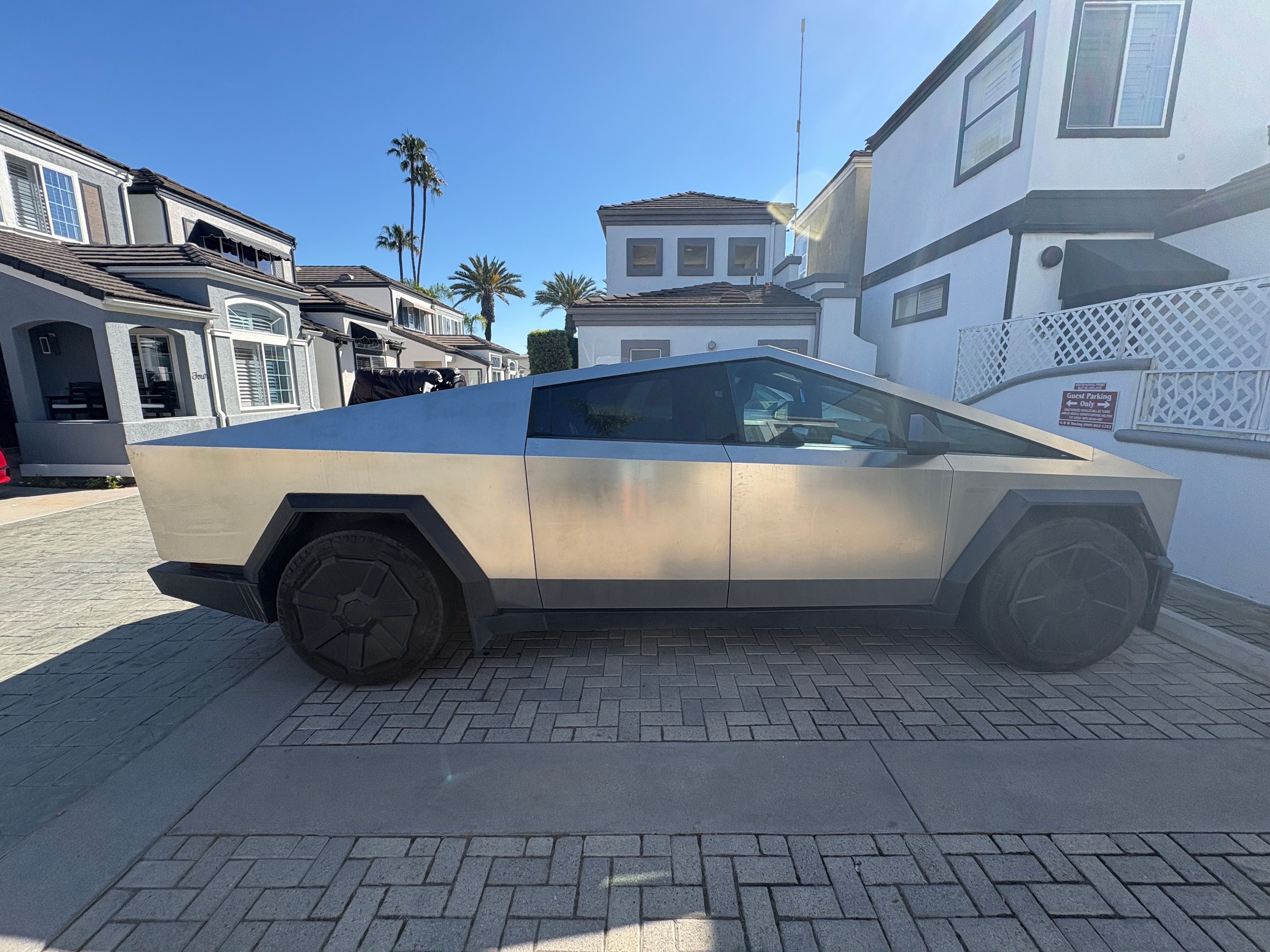 Used 2024 Tesla Cybertruck AWD Crew Cab image 2