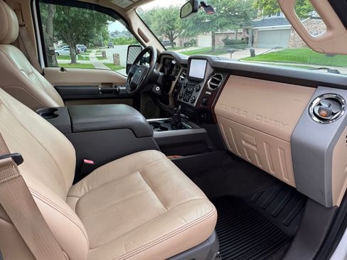 Used 2016 Ford F250 Lariat w/ Lariat Ultimate Package image 23