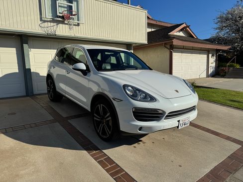 Used 2014 Porsche Cayenne S image 6