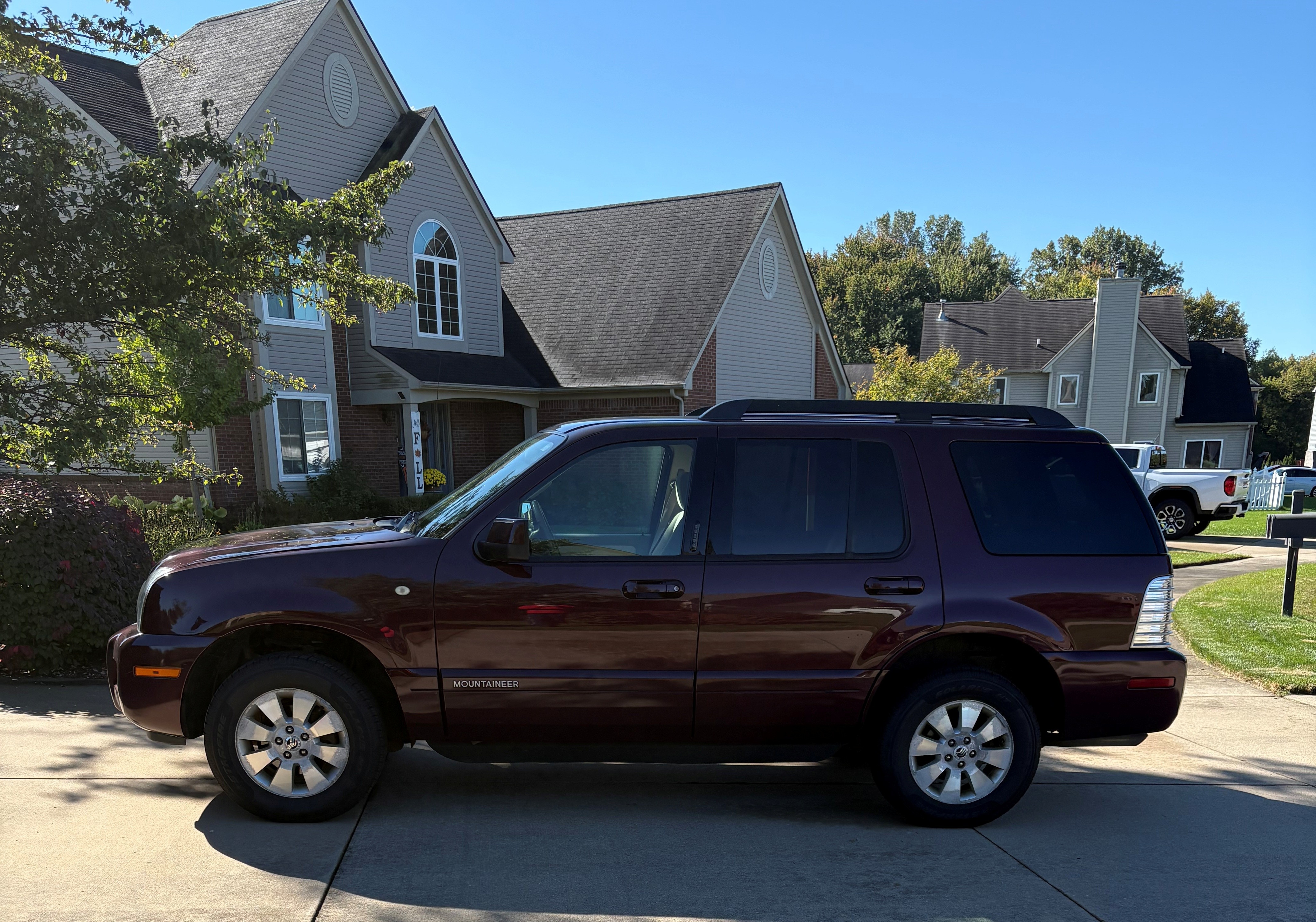 Used 2008 Mercury Mountaineer AWD image 1