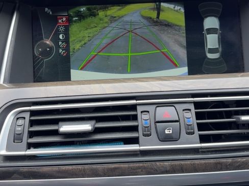 Used 2013 BMW 750Li image 18