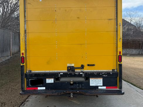 Used 2018 GMC Savana 3500 Extended w/ Driver Convenience Package image 10