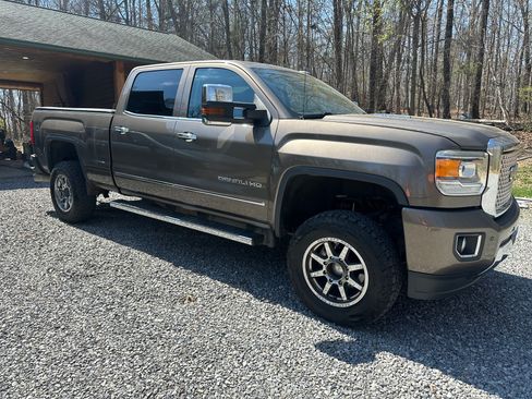 Used 2015 GMC Sierra 2500 Denali w/ Duramax Plus Package image 5