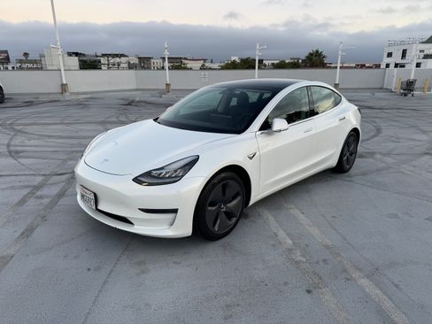 Used 2020 Tesla Model 3 Standard Range Plus RWD image 4