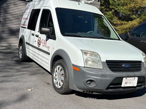 Used 2010 Ford Transit Connect XL image 9