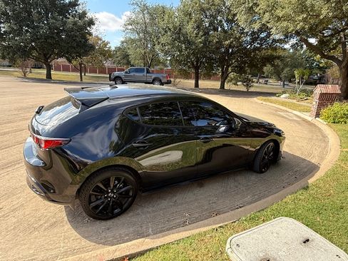 Used 2024 MAZDA MAZDA3 Hatchback w/Premium Plus Pkg image 4