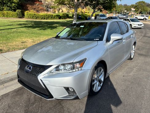 Used 2014 Lexus CT 200h FWD image 5
