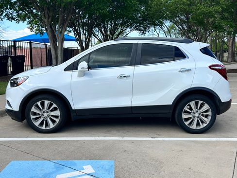 Used 2019 Buick Encore Preferred image 1
